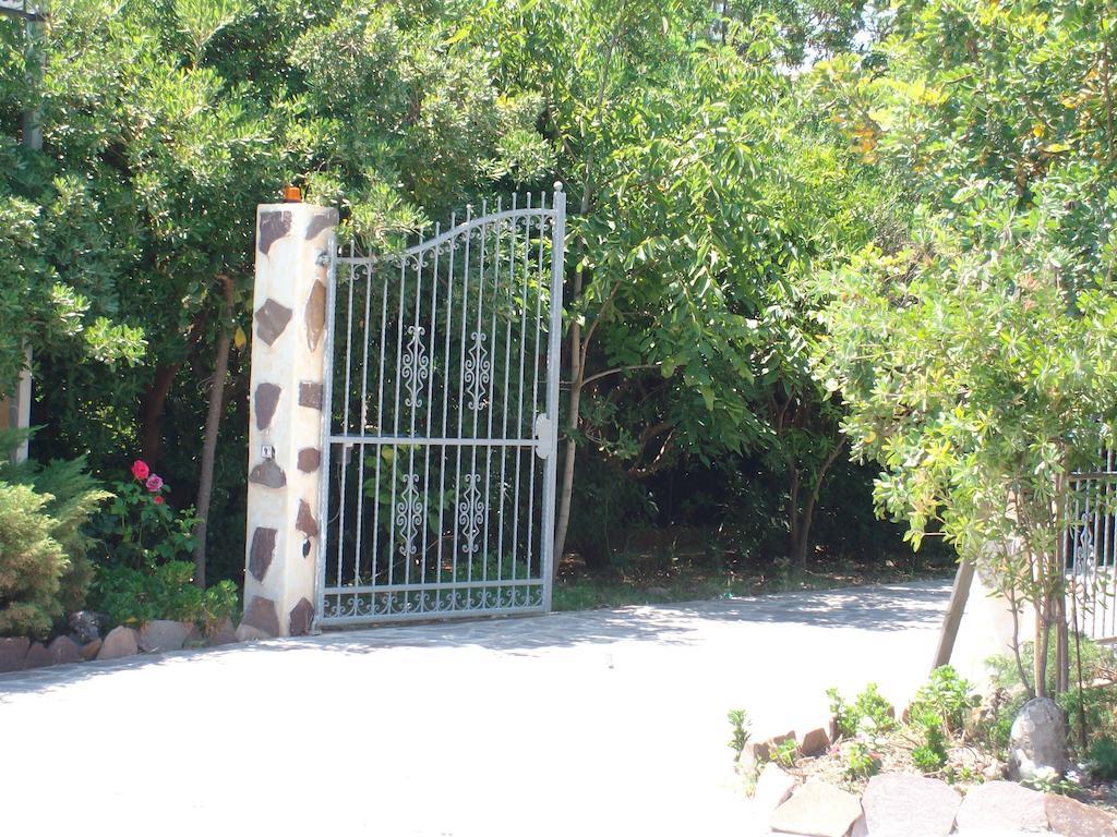 Sa Domu Sarda Casa Vacanza Piscinas Exterior foto
